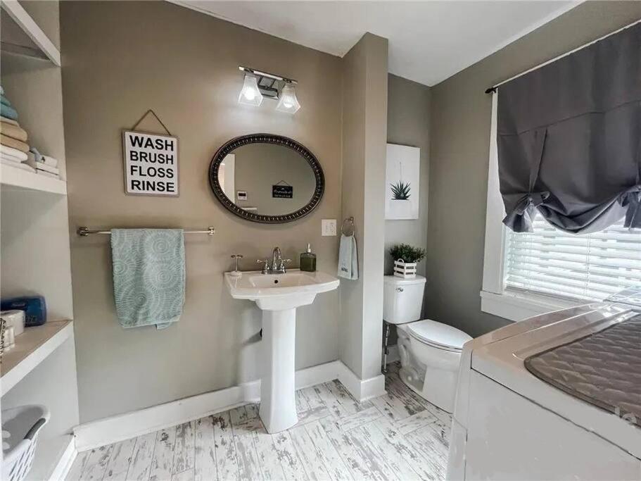 Charming Cottage In Morganton With Ample Parking エクステリア 写真